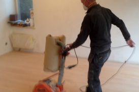 werkzeit redaktion fussboden vorster buche abschleifen 01